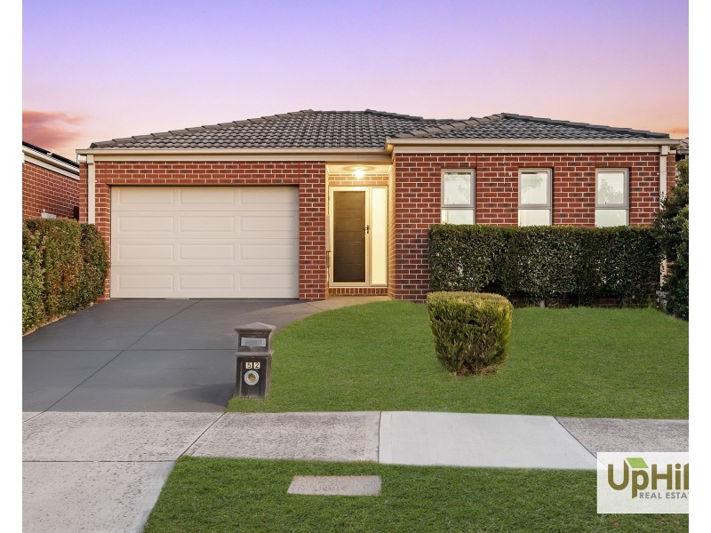 52 Tangemere Way, Cranbourne East VIC 3977