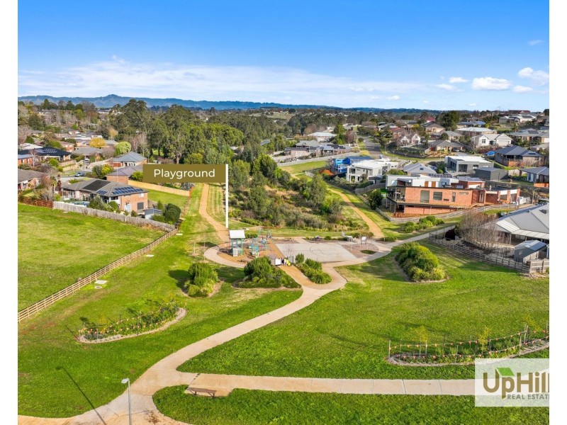 13 Magnolia Way, Warragul VIC 3820