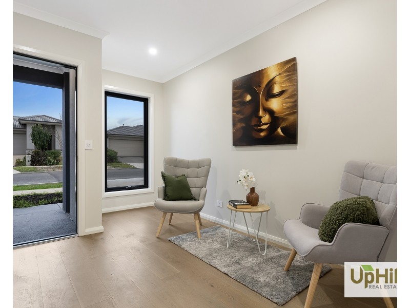 32 Keskadale Way, Clyde North VIC 3978