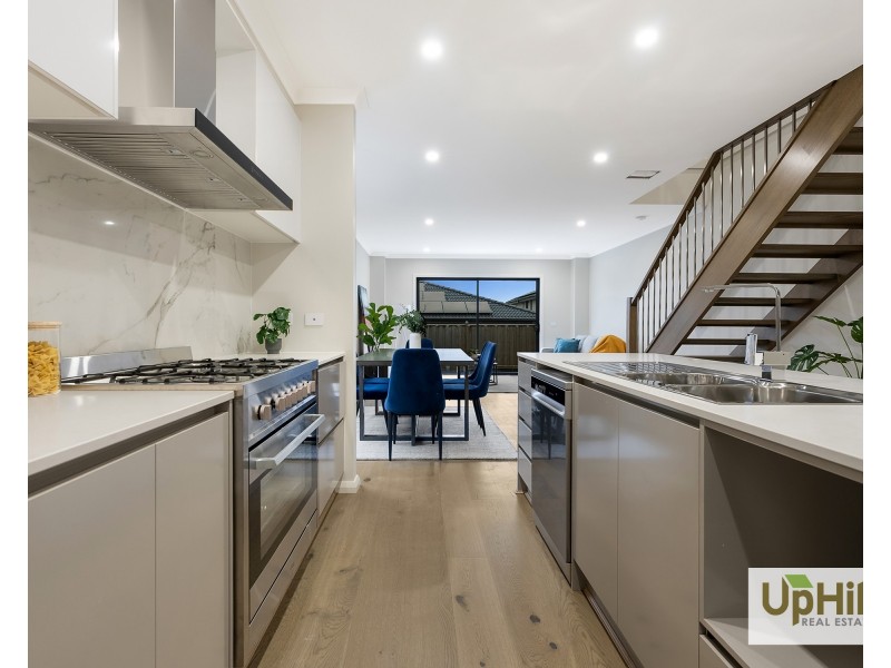 32 Keskadale Way, Clyde North VIC 3978