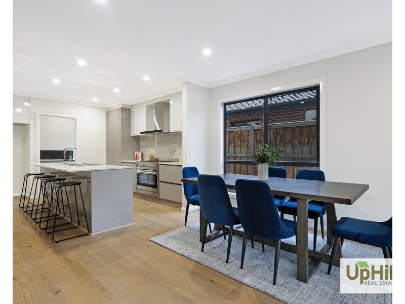 32 Keskadale Way, Clyde North VIC 3978