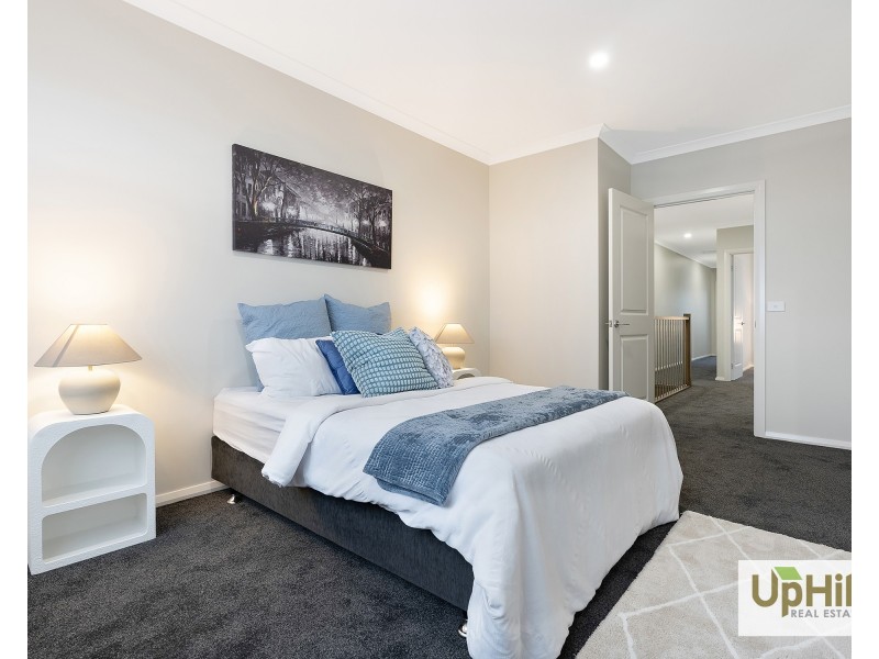 32 Keskadale Way, Clyde North VIC 3978