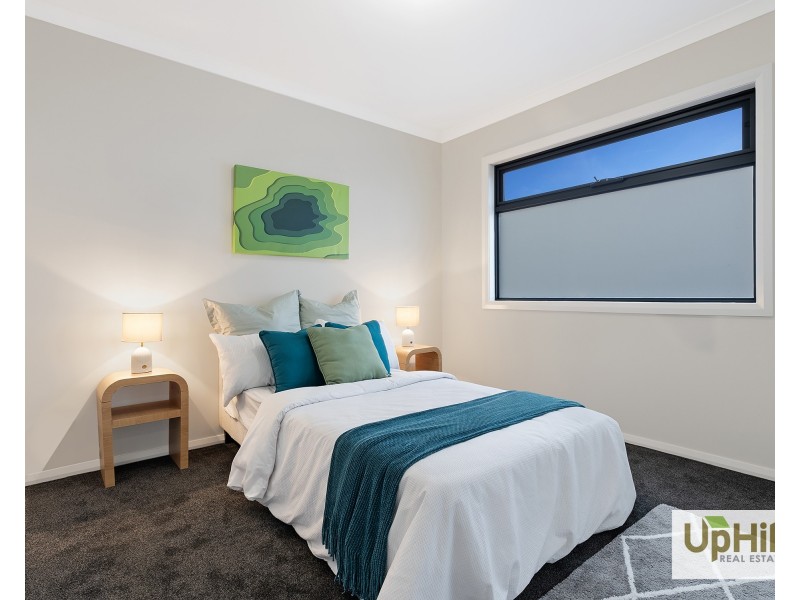 32 Keskadale Way, Clyde North VIC 3978