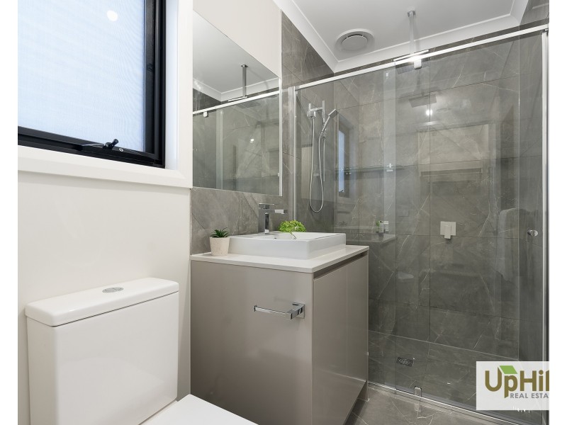 32 Keskadale Way, Clyde North VIC 3978