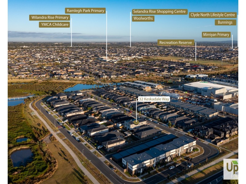 32 Keskadale Way, Clyde North VIC 3978