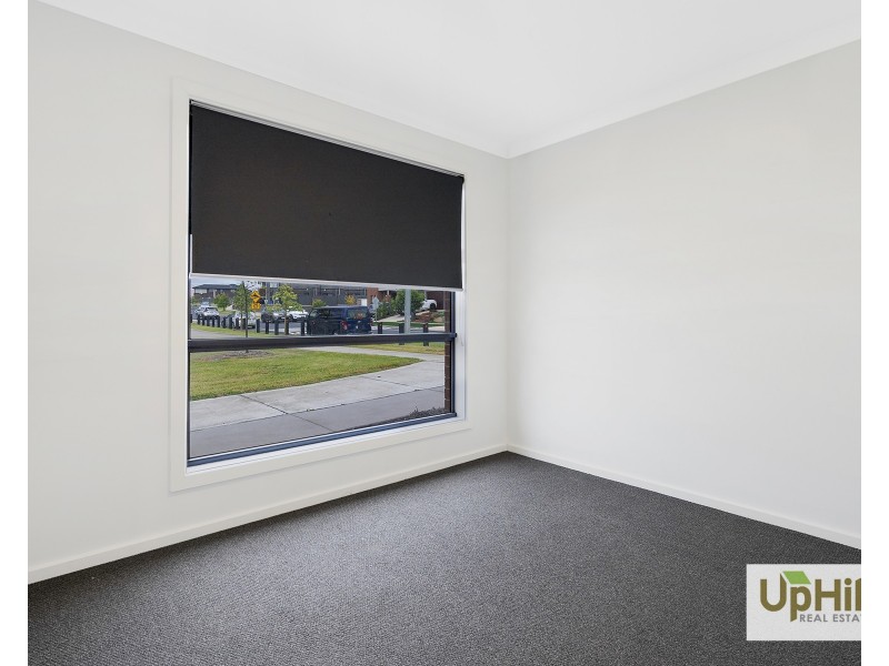 1 Monterey Loop, Clyde VIC 3978