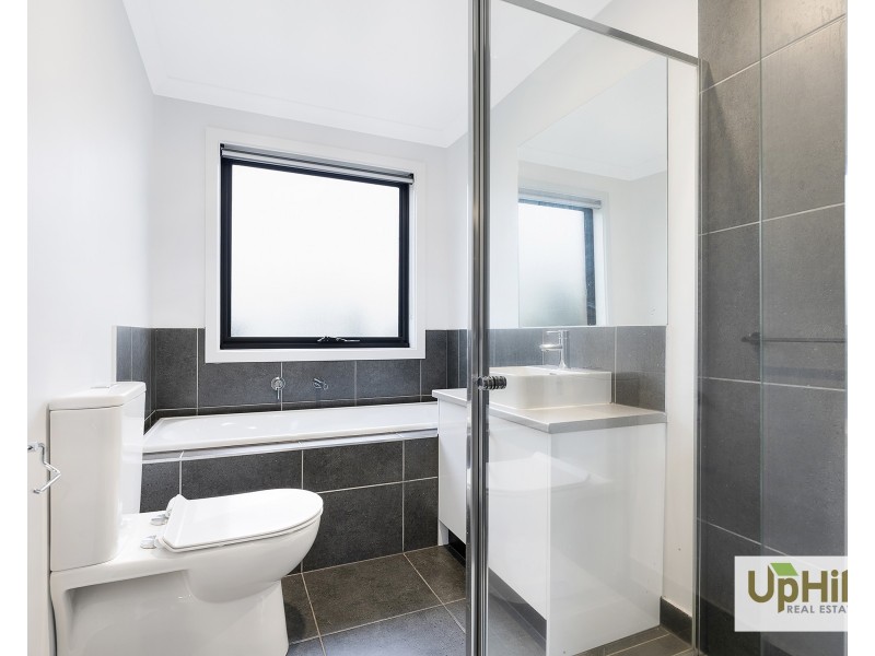 1 Monterey Loop, Clyde VIC 3978