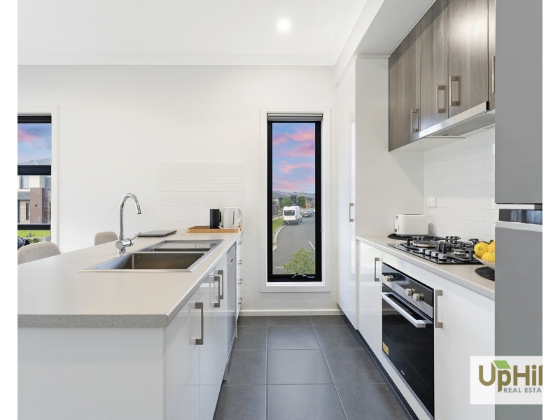 1 Monterey Loop, Clyde VIC 3978