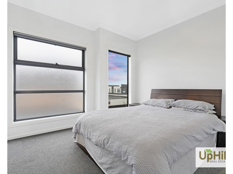 1 Monterey Loop, Clyde VIC 3978