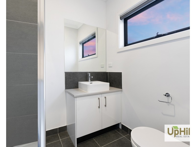 1 Monterey Loop, Clyde VIC 3978