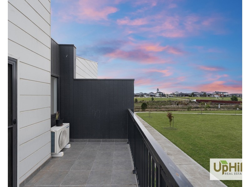 1 Monterey Loop, Clyde VIC 3978