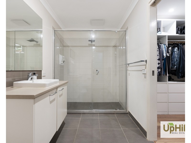 32 Trainers Way, Clyde North VIC 3978