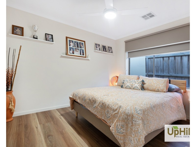 32 Trainers Way, Clyde North VIC 3978