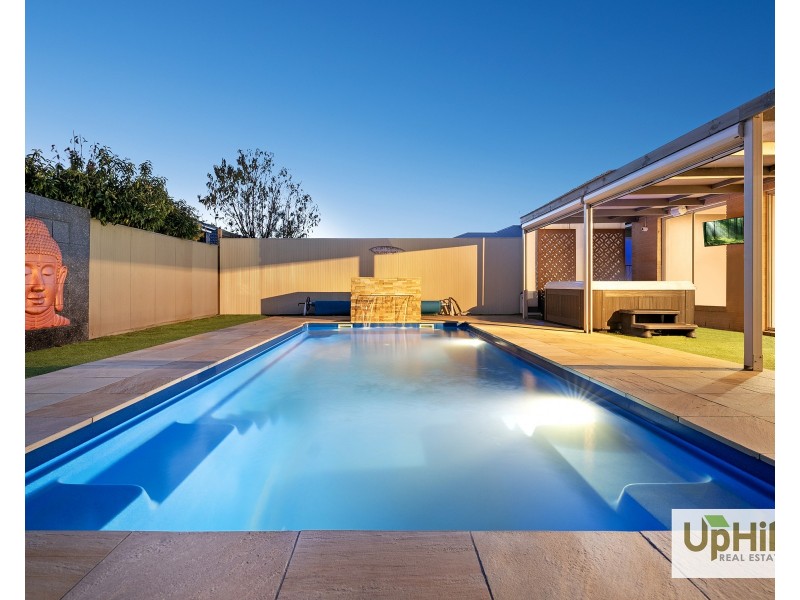 32 Trainers Way, Clyde North VIC 3978