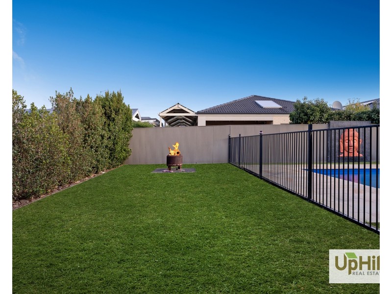 32 Trainers Way, Clyde North VIC 3978