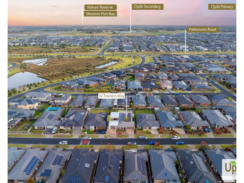 32 Trainers Way, Clyde North VIC 3978