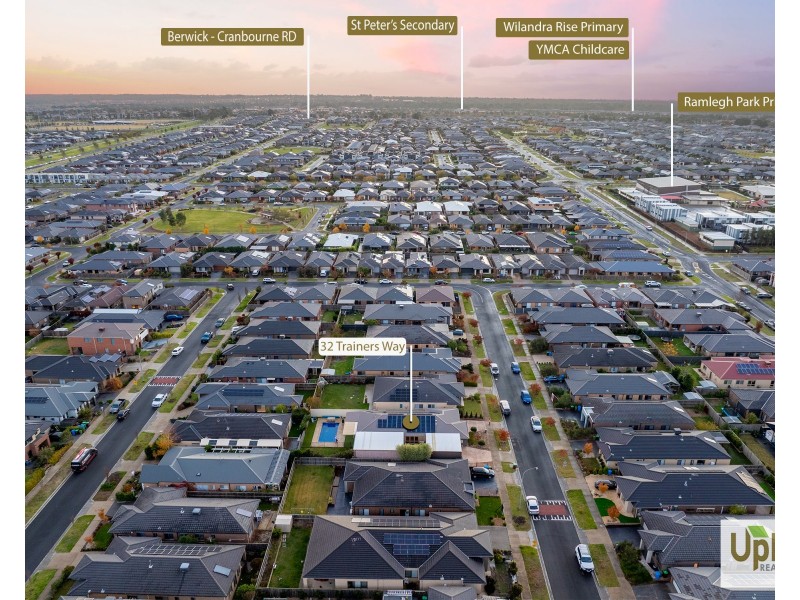 32 Trainers Way, Clyde North VIC 3978