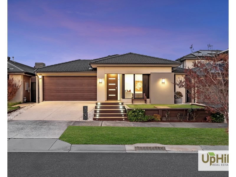 18 Calibre Circuit, Clyde North VIC 3978