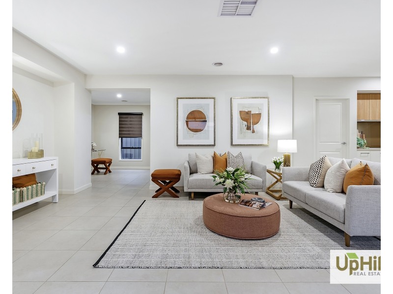 18 Calibre Circuit, Clyde North VIC 3978