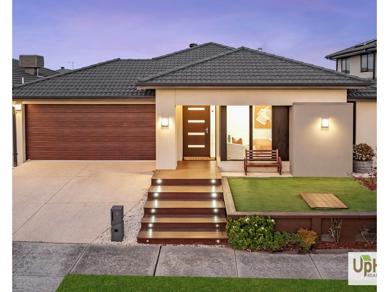 18 Calibre Circuit, Clyde North VIC 3978