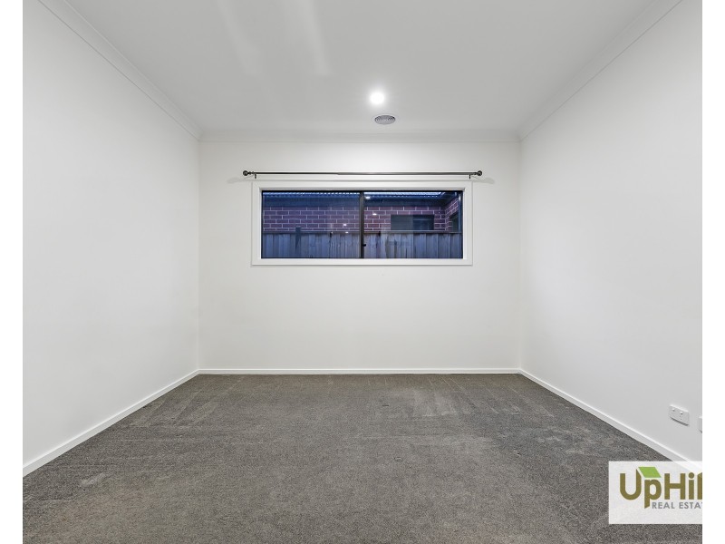 12 Luxembourg Avenue, Clyde North VIC 3978