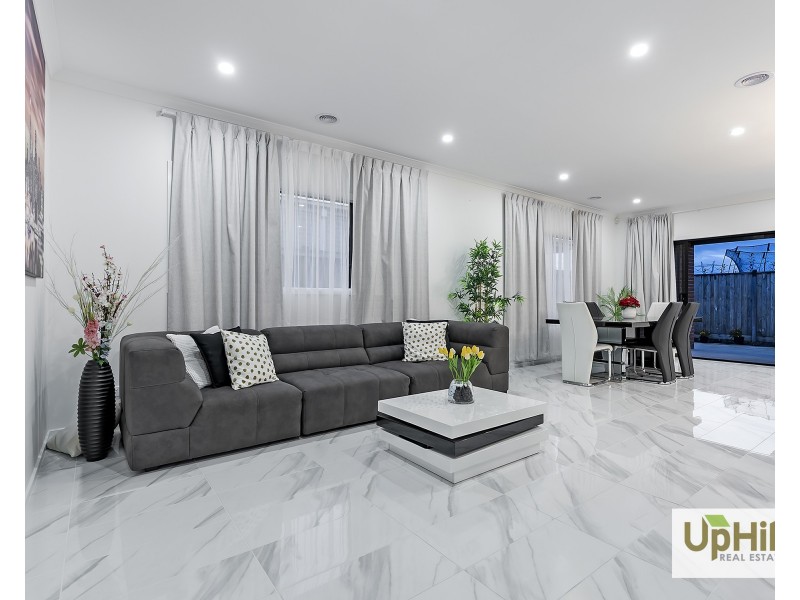 12 Luxembourg Avenue, Clyde North VIC 3978