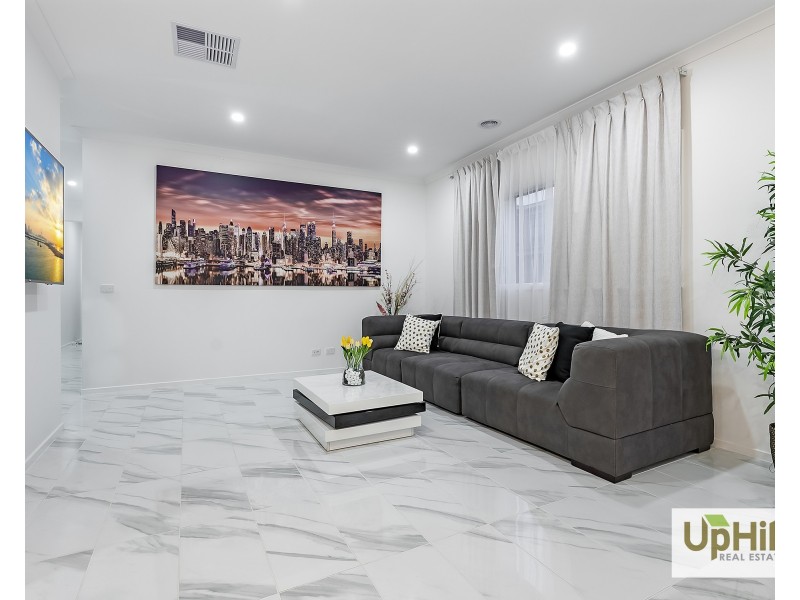 12 Luxembourg Avenue, Clyde North VIC 3978