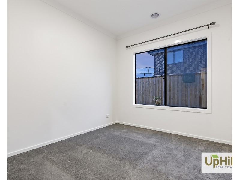 12 Luxembourg Avenue, Clyde North VIC 3978