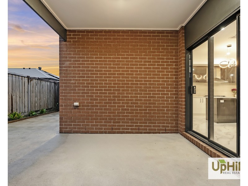 12 Luxembourg Avenue, Clyde North VIC 3978