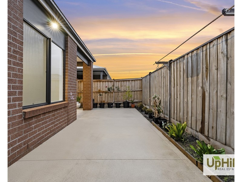 12 Luxembourg Avenue, Clyde North VIC 3978