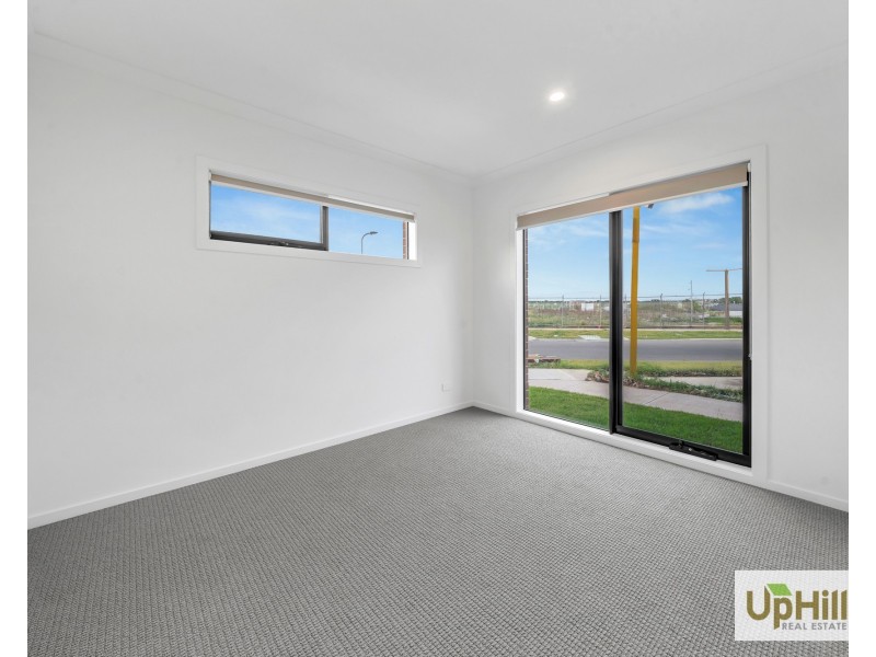 7 Garda Walk, Clyde VIC 3978