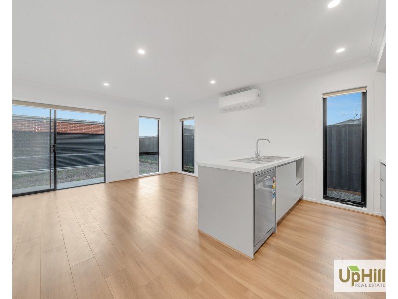 7 Garda Walk, Clyde VIC 3978