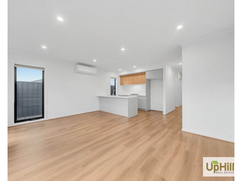 7 Garda Walk, Clyde VIC 3978