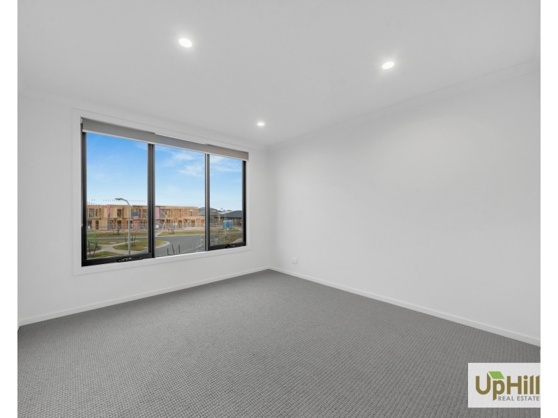 7 Garda Walk, Clyde VIC 3978