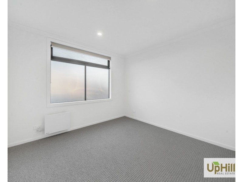 7 Garda Walk, Clyde VIC 3978
