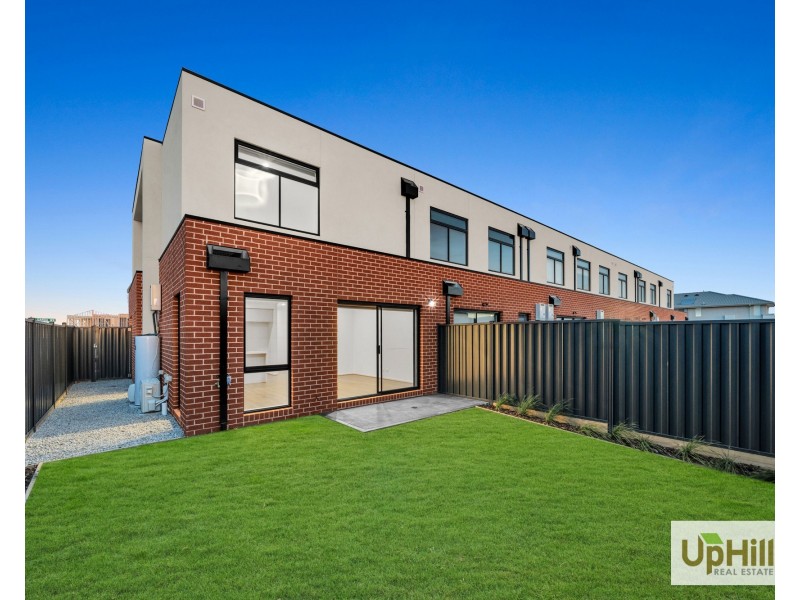 7 Garda Walk, Clyde VIC 3978