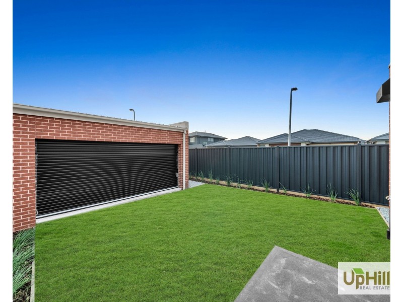 7 Garda Walk, Clyde VIC 3978