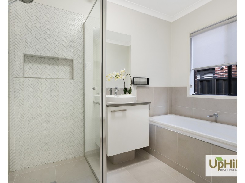 20 Noah Road, Clyde North VIC 3978