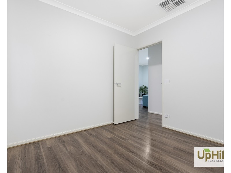 20 Noah Road, Clyde North VIC 3978