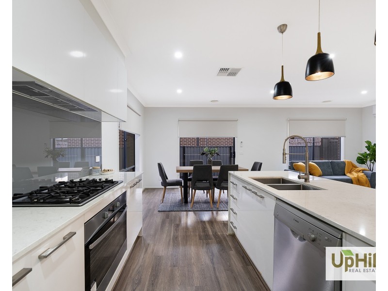 20 Noah Road, Clyde North VIC 3978