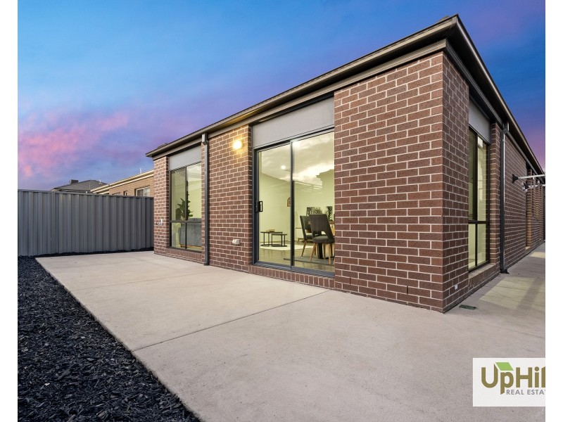 20 Noah Road, Clyde North VIC 3978