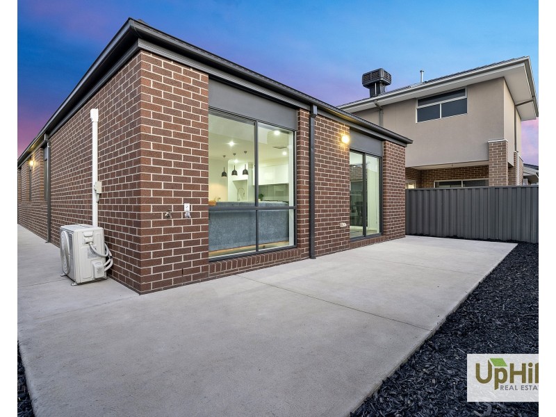 20 Noah Road, Clyde North VIC 3978