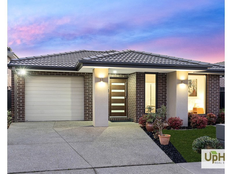 20 Noah Road, Clyde North VIC 3978