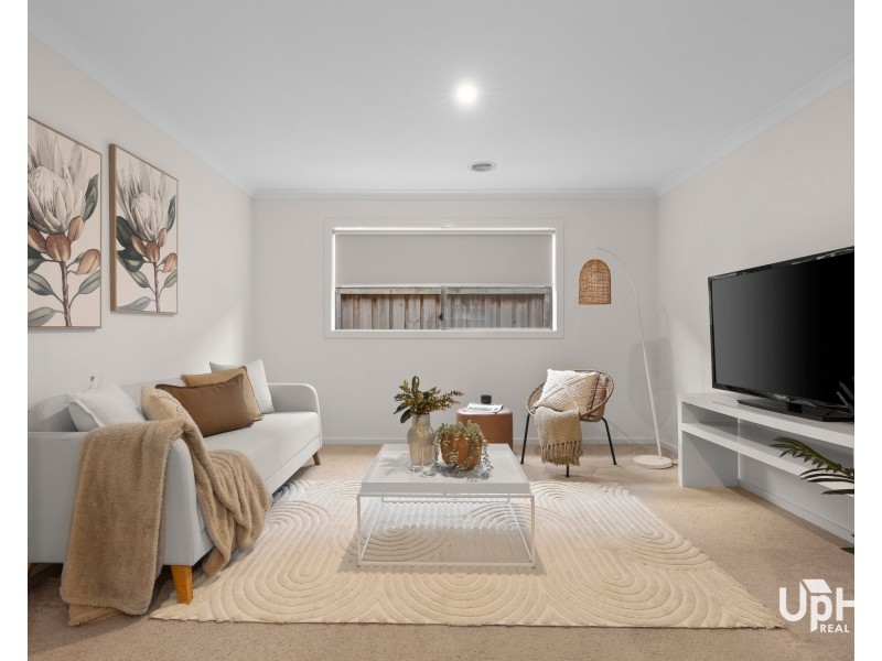 48 Adrian Street, Cranbourne East VIC 3977