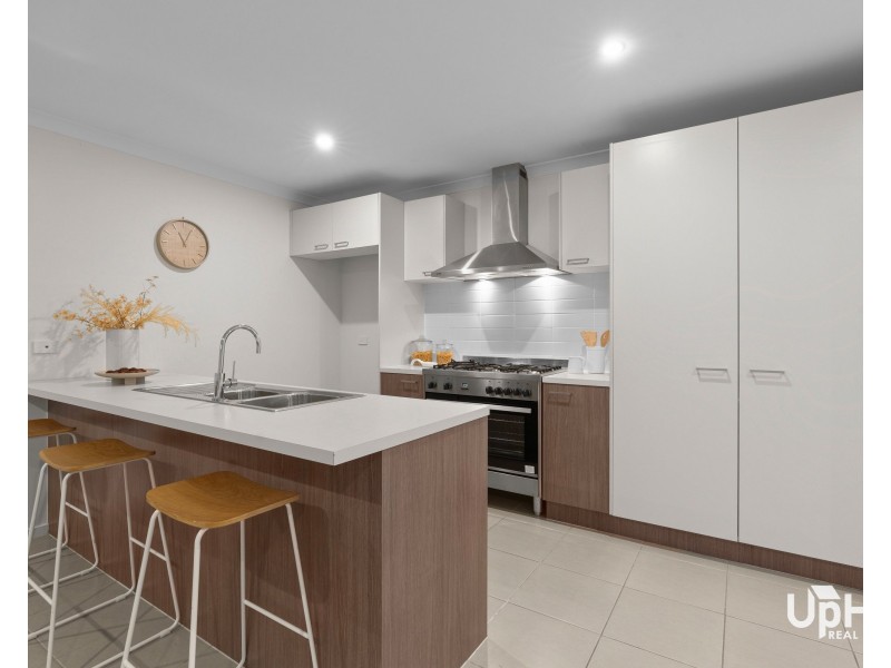 48 Adrian Street, Cranbourne East VIC 3977