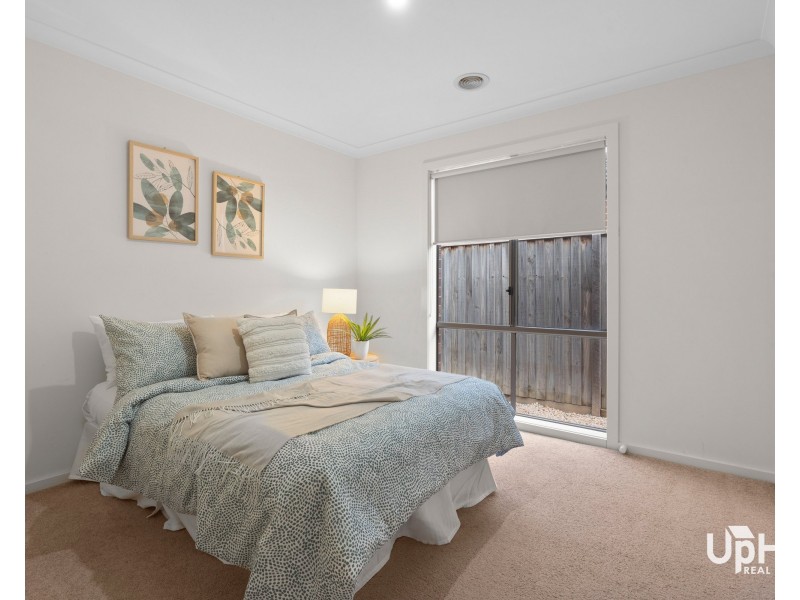 48 Adrian Street, Cranbourne East VIC 3977