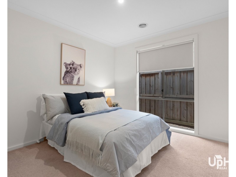 48 Adrian Street, Cranbourne East VIC 3977