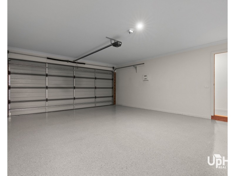 48 Adrian Street, Cranbourne East VIC 3977