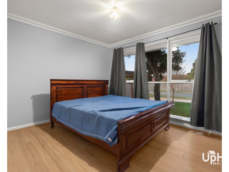 1 Parkland Avenue, Hampton Park VIC 3976