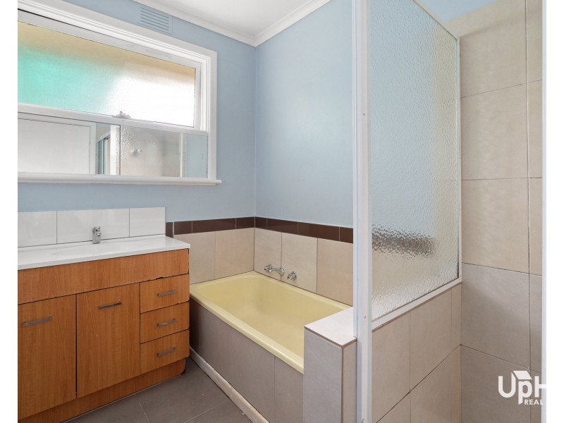 1 Parkland Avenue, Hampton Park VIC 3976